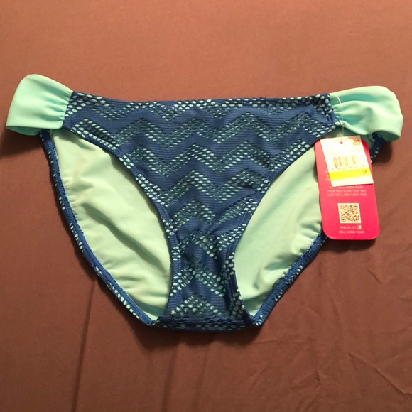 2 Piece bathing suite - Picture 4 of 8